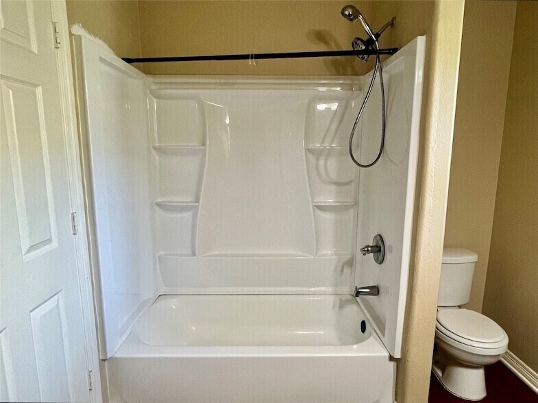 Building Photo - 701 Frame St