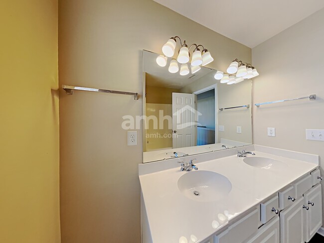 Building Photo - 1733 Arbor Vista Dr