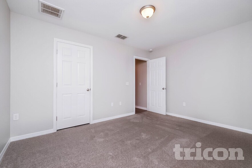 Building Photo - 8 Matricaria Ct