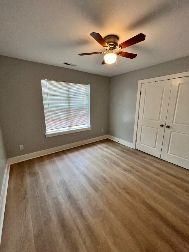 Building Photo - 1815 Newcastle St