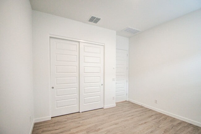 Building Photo - NEW 4 Bedroom home in Phoenix!