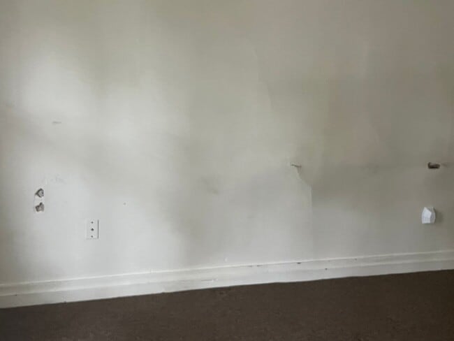 Building Photo - 2-3 Bedroom, 1 Bathroom Detached House in Shippensburg