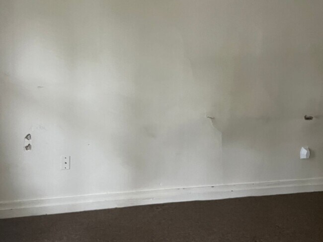 Building Photo - 343 E Orange St