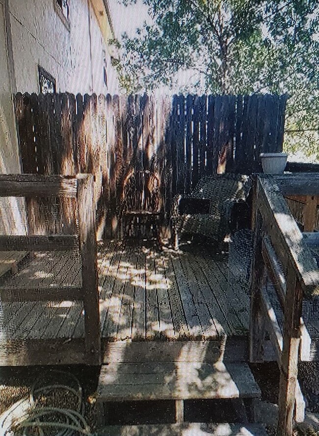 Building Photo - 2 BED WESTMOOR CONDO