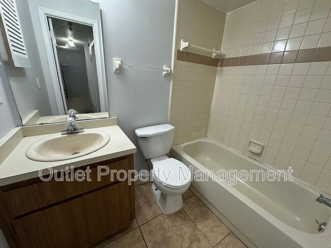 Building Photo - 2551 Medley Ct