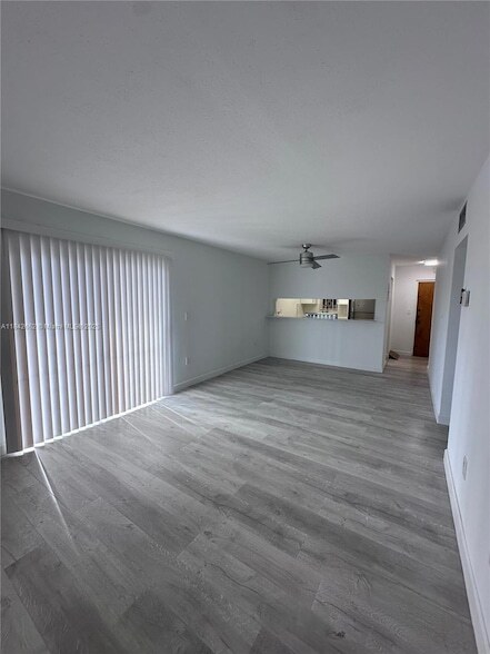 Building Photo - 6090 W Flagler St