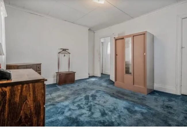 Building Photo - 308 W 6th Ave