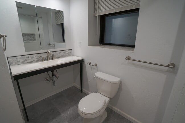 Bathroom 1 - Eaglemoor