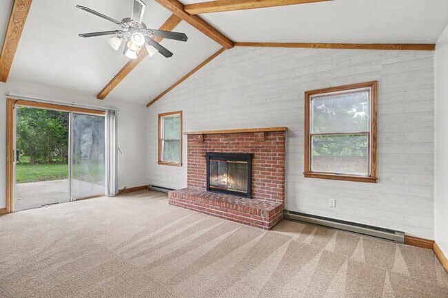 Building Photo - 136 Brookside Ave