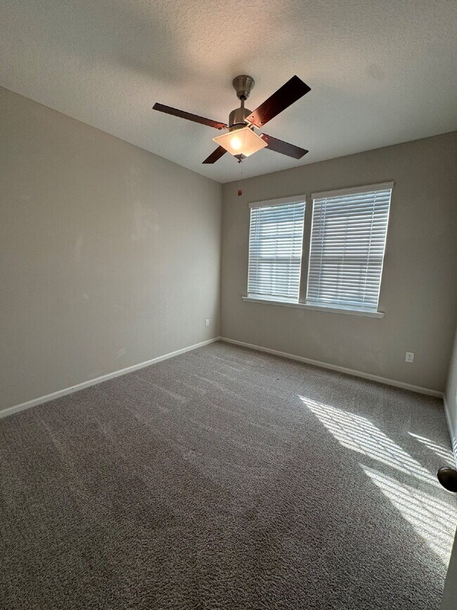 Building Photo - Shearwater, 4 bedroom 3.5 bath home for rent.