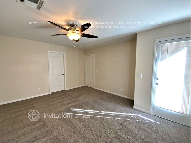 Building Photo - 10642 Gibbous Moon Dr