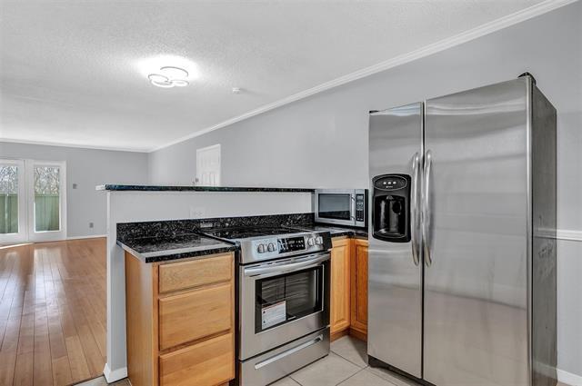 Building Photo - 7705 Meadow Park Dr