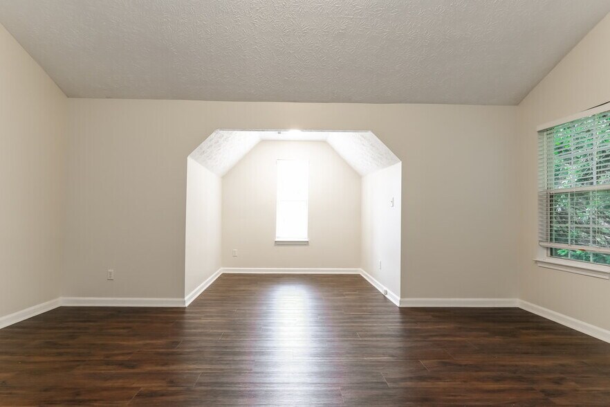 Building Photo - 564 Kirtley Ct