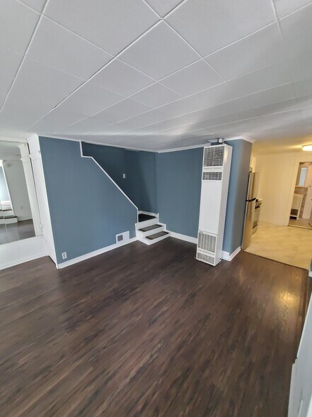 Living Room - 834 N Greenview Ave