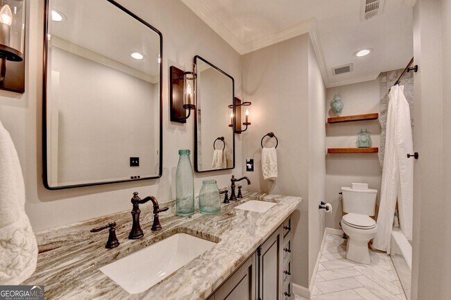 Building Photo - 2611 Briers N Dr