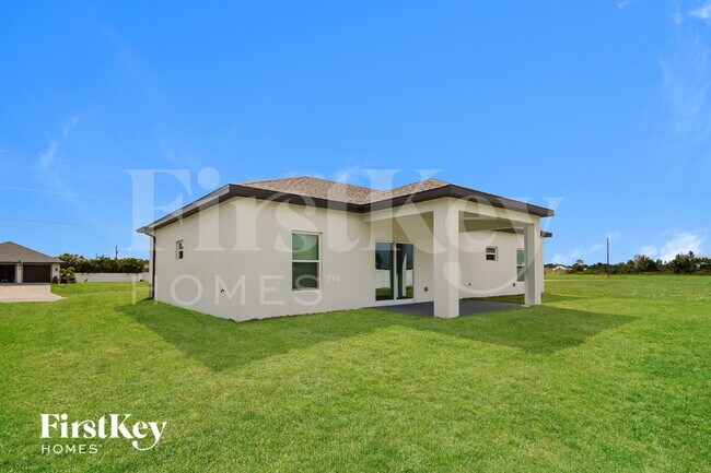 Building Photo - 3757 NE 14th Ave