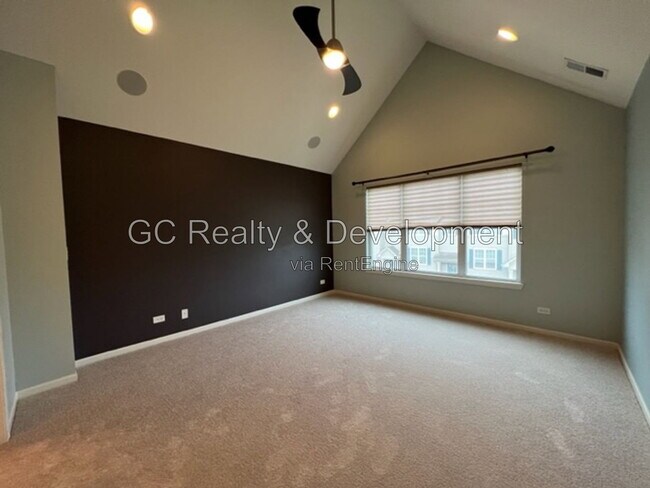 Building Photo - 1271 Evergreen Ave