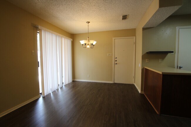 Building Photo - Garrett Duplex 8302/8304