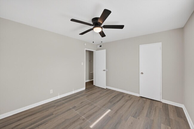 Building Photo - 1111 Alderman St NE