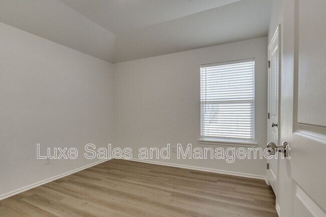 Building Photo - 11607 Mackenzie Wy