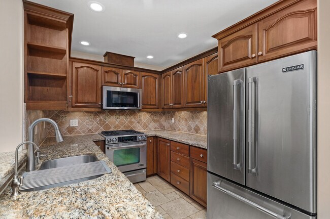 Building Photo - 148 W Marquita