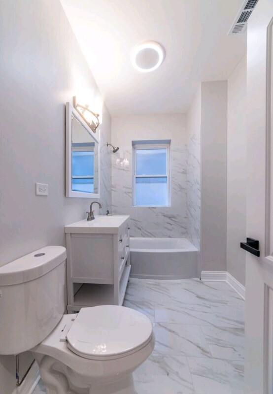 Building Photo - 5824 S Michigan Ave