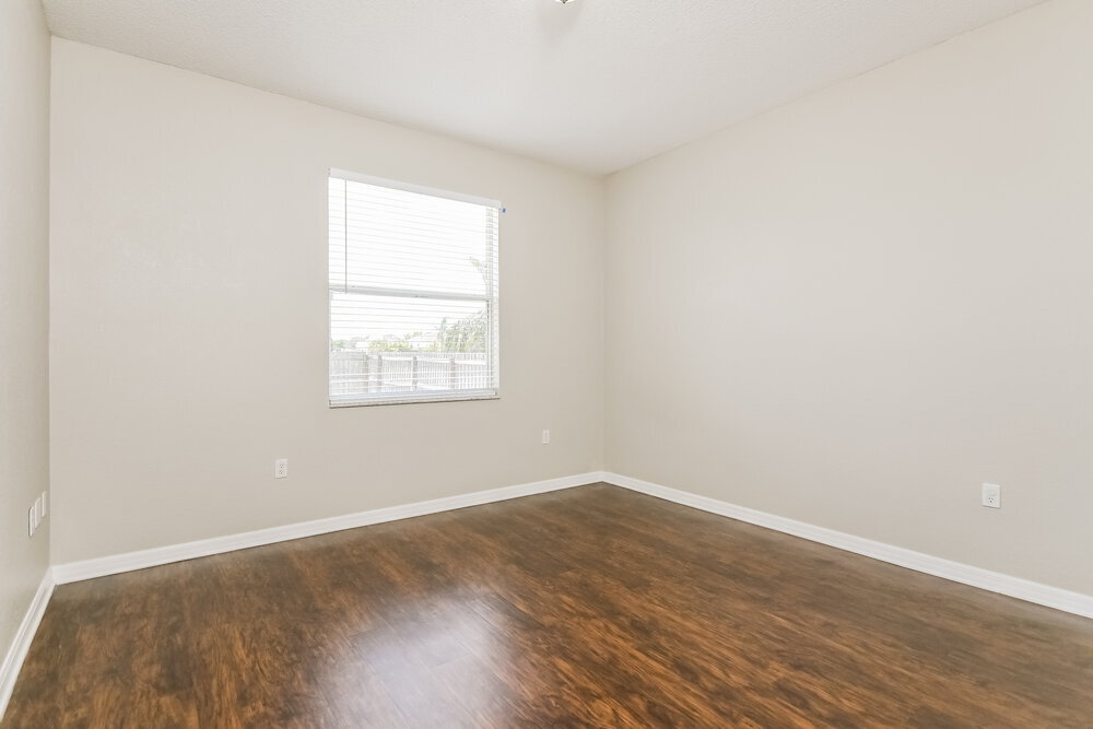 Building Photo - 6033 Live Oak Dr