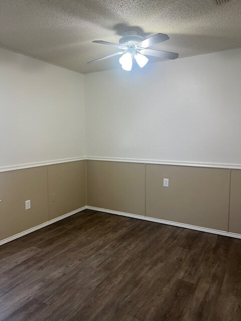 Building Photo - Great 3/2/2 home just south of S Loop 289!