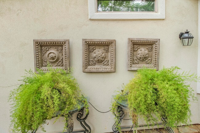 Building Photo - 41538 Corte Jalisco