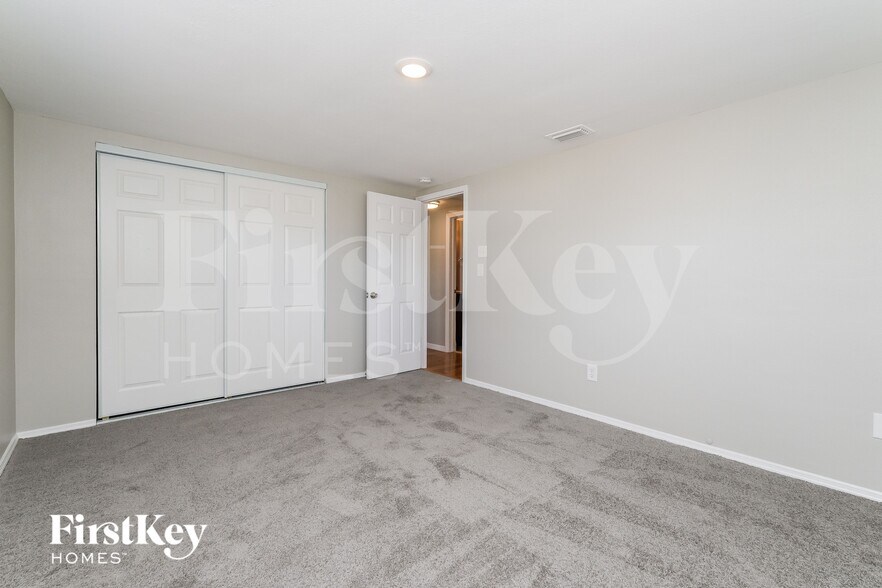 Building Photo - 9115 St Regis Ln