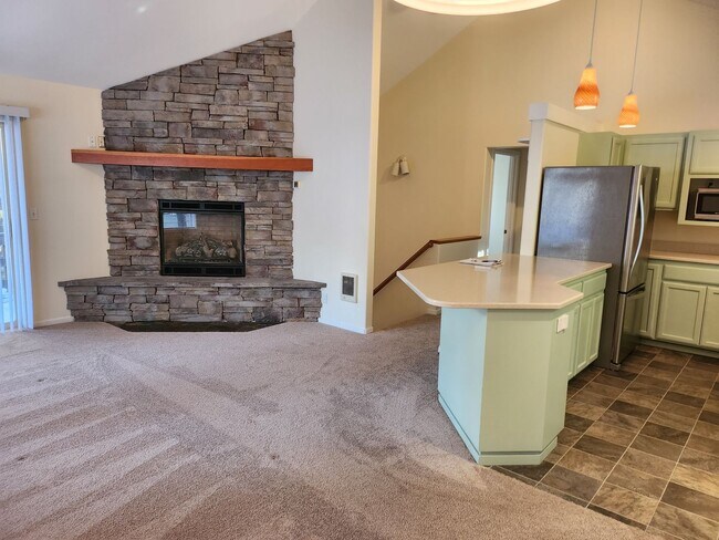 Building Photo - $200.00 Rent Credit Incentive each month w...