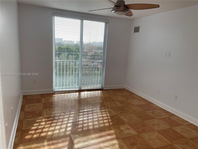 Building Photo - 2550 SW 27th Ave