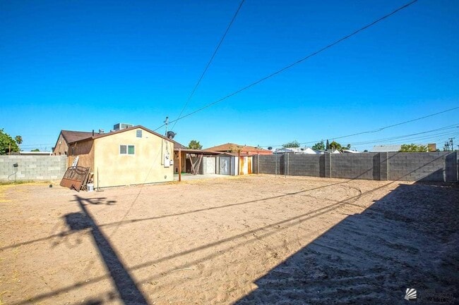 Building Photo - 1716 S 8th Ave