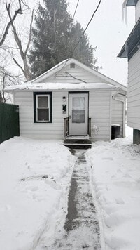 Building Photo - 1 bedroom ranch style home ready now!