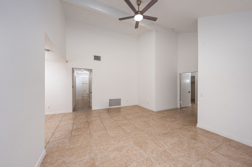 Building Photo - 74755 San Cristoval Cir