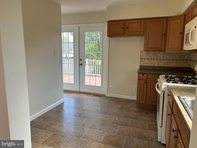 Building Photo - 114 Phillips Ave