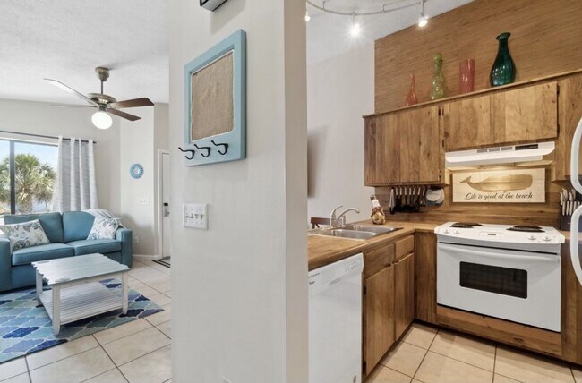 Building Photo - 5807 Sunset Ave