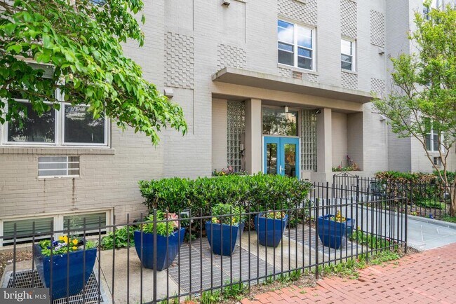 Building Photo - 2130 N St NW