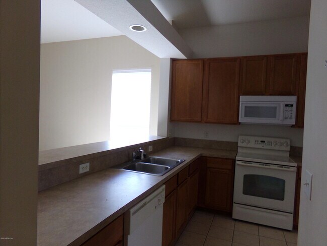 Building Photo - 3843 Westridge Dr