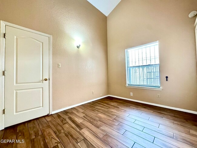 Building Photo - 12146 El Greco Cir