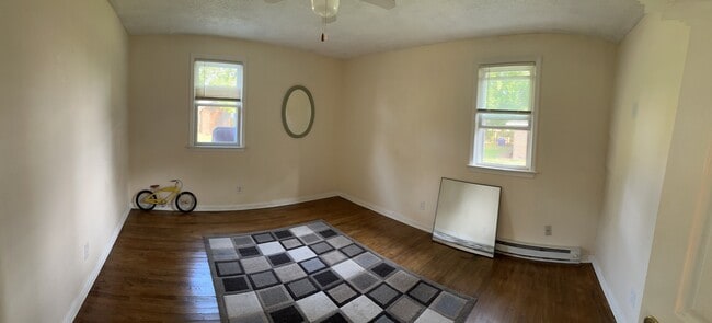 Building Photo - 1418 Willow Ave