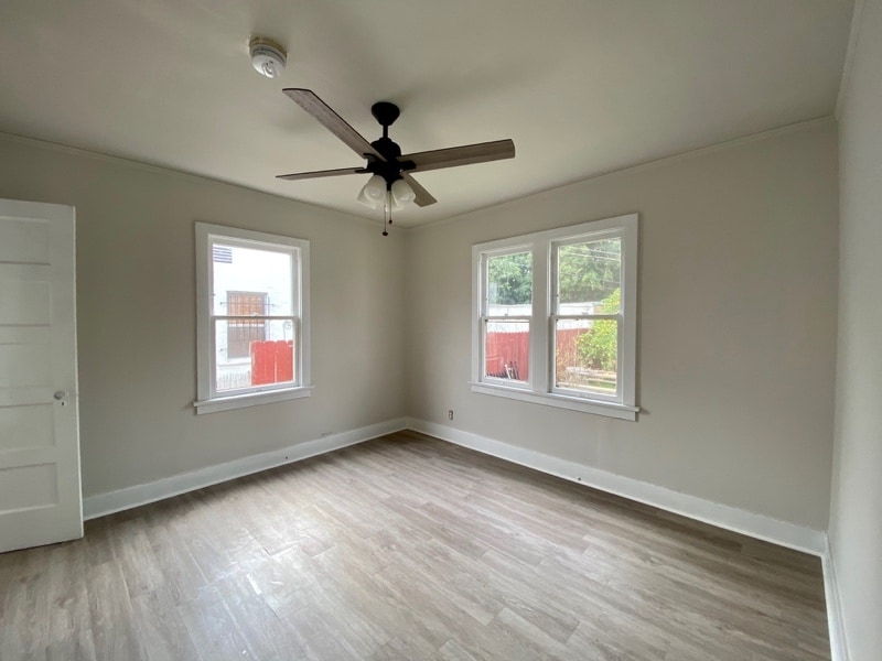 Building Photo - 837 N Martel Ave