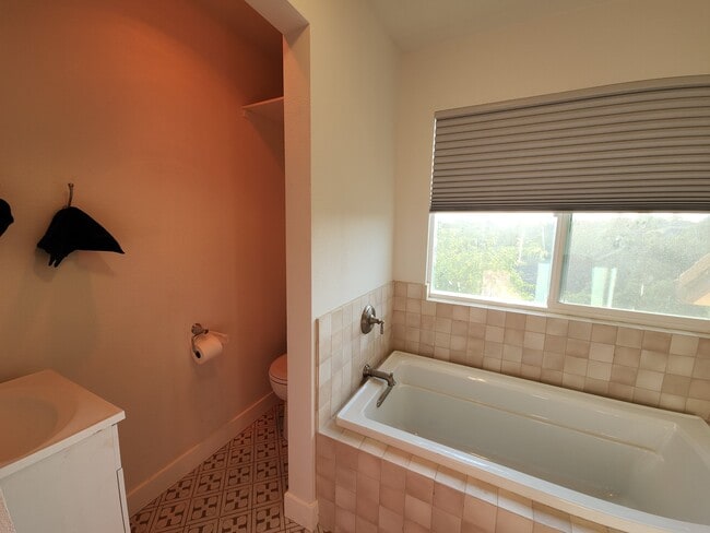Building Photo - 14565 Carriage Ln