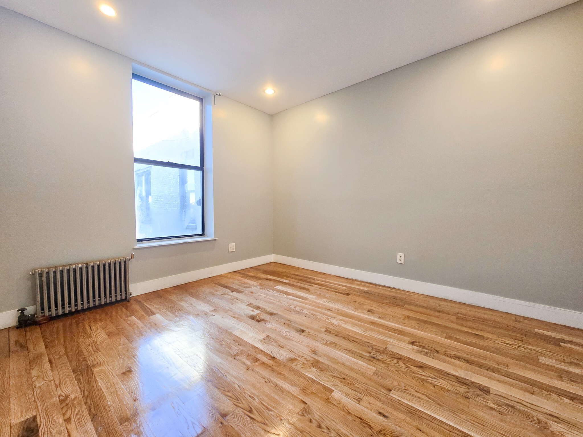 Building Photo - 661 W 180th St