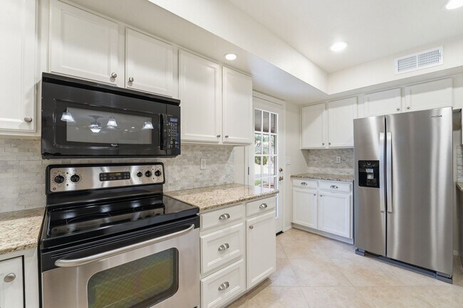 Building Photo - Beautiful 3 Bed/ 2.5 Bath Scottsdale Home I Near Kierland - Prime Location