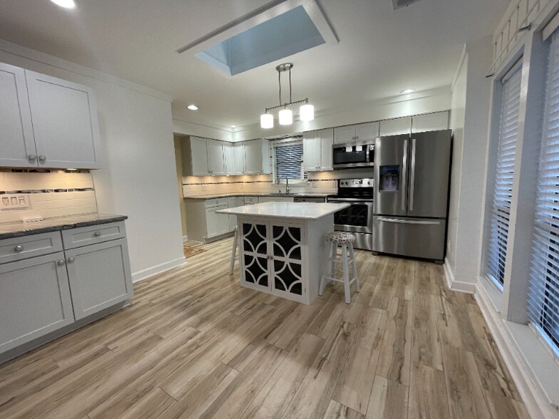 Building Photo - 44 Salt Marsh Dr