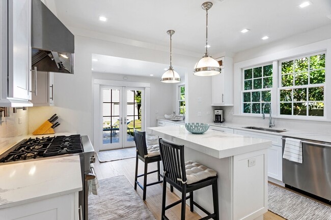 Building Photo - 141 Australian Ave