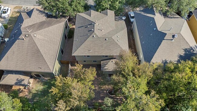 Building Photo - 8707 Dulcet Dr