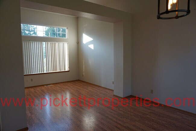 Building Photo - 12731 Plateau Cir NW