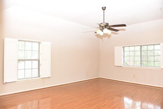 Building Photo - 9211 Rocky Valley Dr